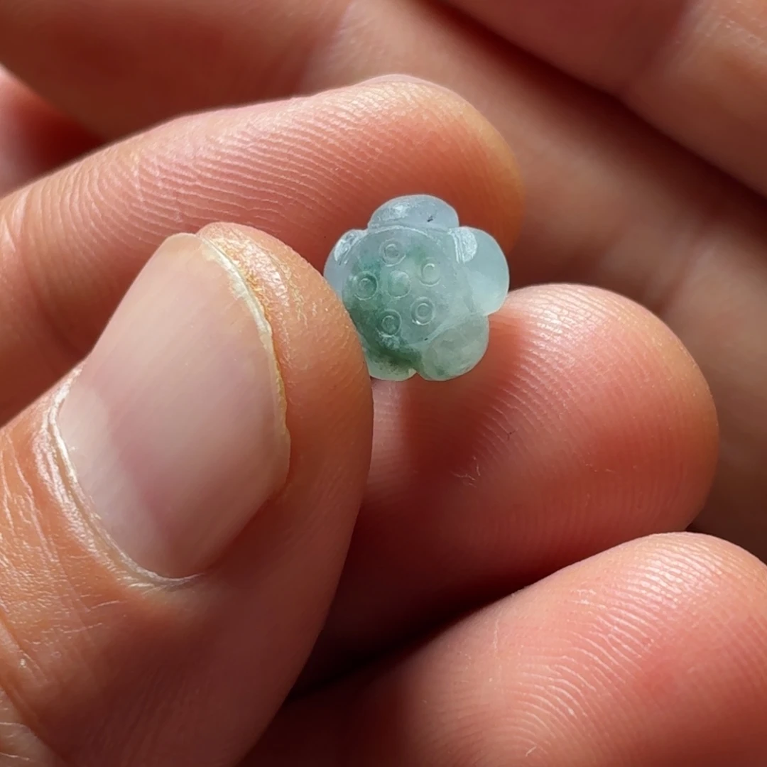 定制翡翠未镶嵌莲花