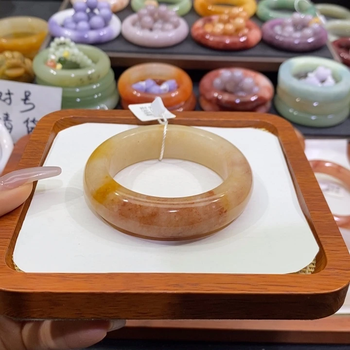 石英质玉未镶嵌手镯55