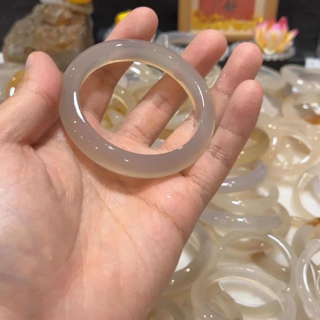 手镯玛瑙/玉髓未镶嵌我***泡946