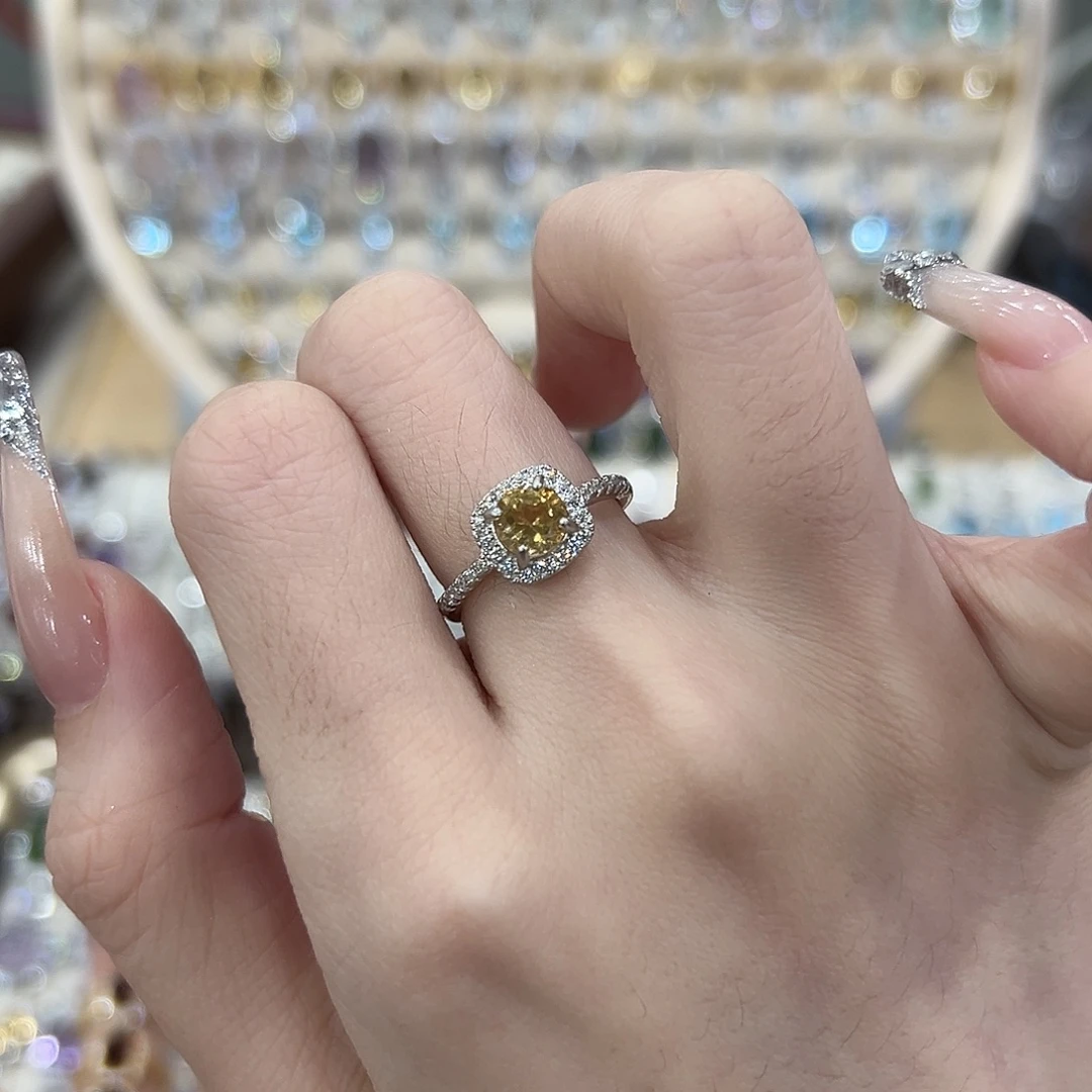 宇***文黄晶银S925镶嵌戒指