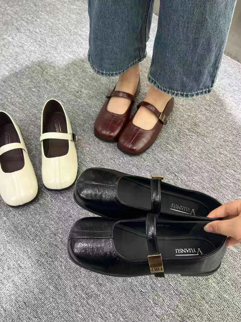 复古平底玛丽珍鞋女2025春秋新款法式芒果头豆豆单鞋魔术贴小皮鞋