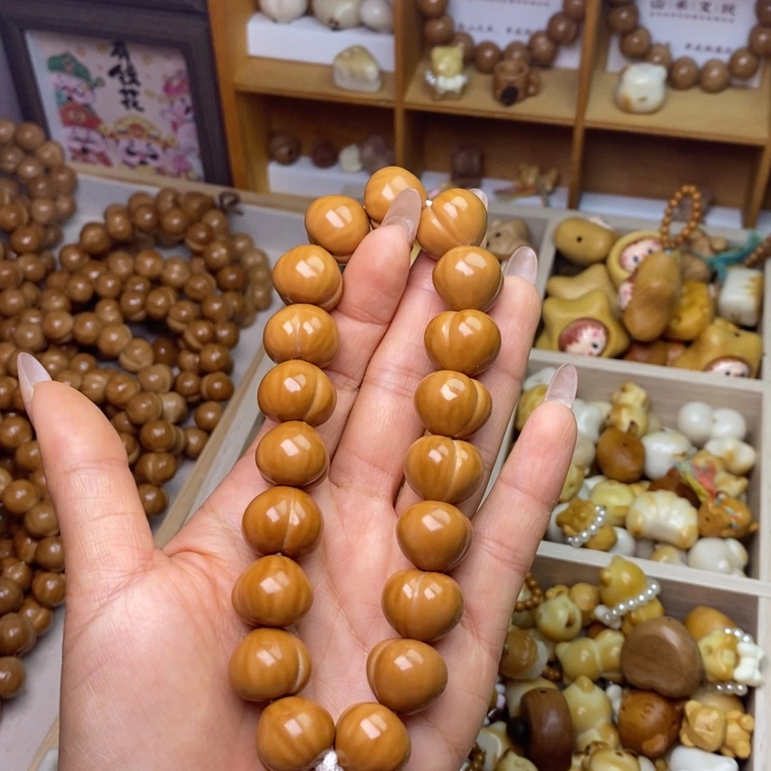 吊坠猴头核桃1516奶油泡芙手持