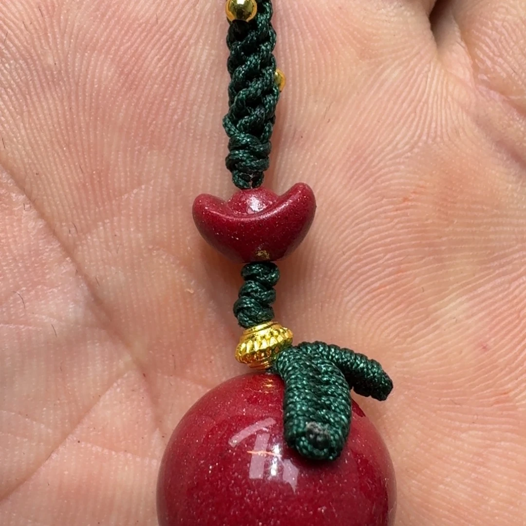 天然辰砂天然朱砂苹果挂件送人礼物