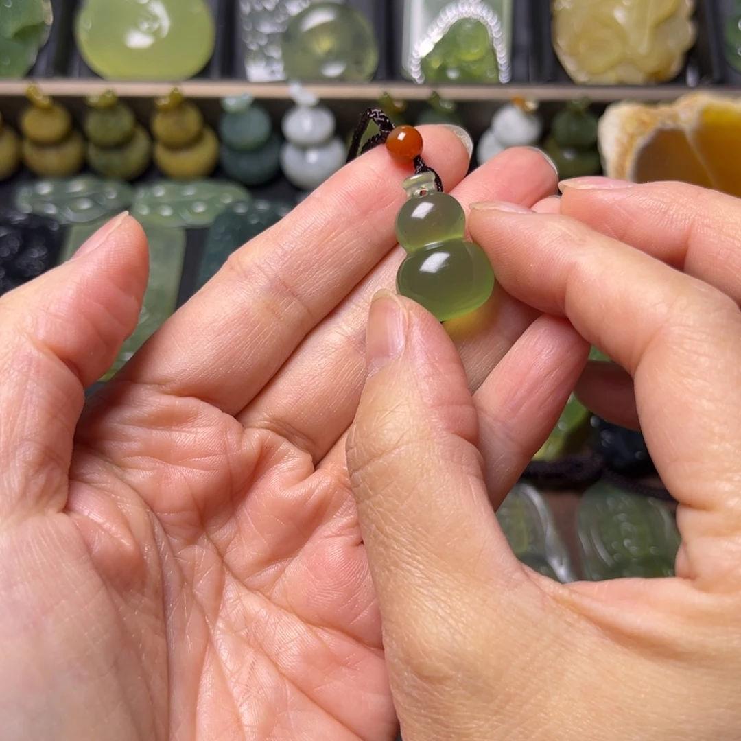 蛇纹石玉未镶嵌吊坠(不含链)