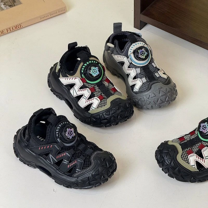 男童框子鞋2025年夏季新款儿童时尚旋转扣镂空童鞋轮胎底运动凉