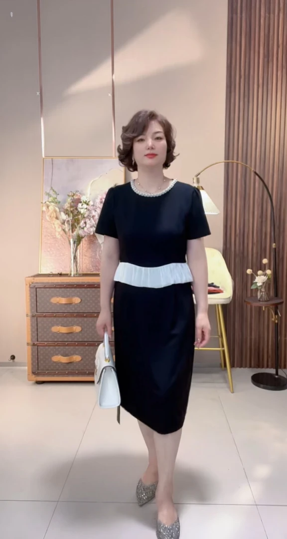 《林李上新》25517时尚气质遮肉微弹设计师款洋气夏季中长款连衣裙