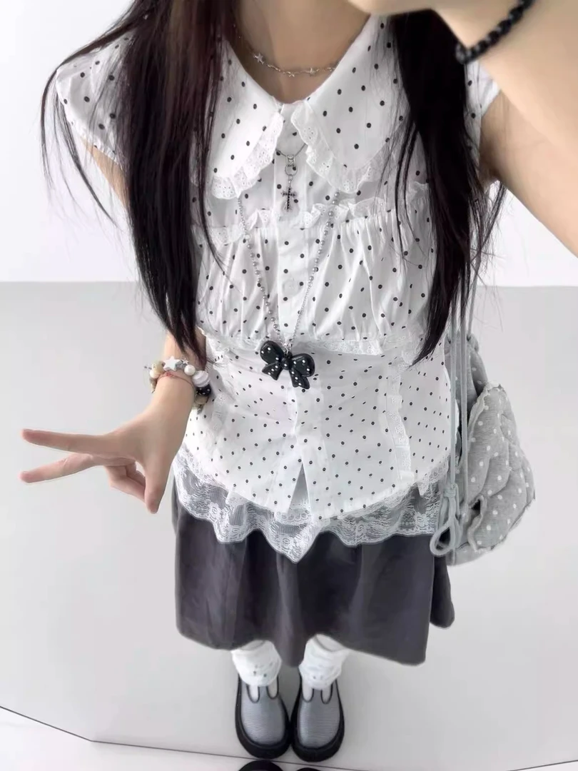 韩系温柔白色波点拼蕾丝小飞袖短袖衬衫女夏季百搭收腰娃娃领小衫
