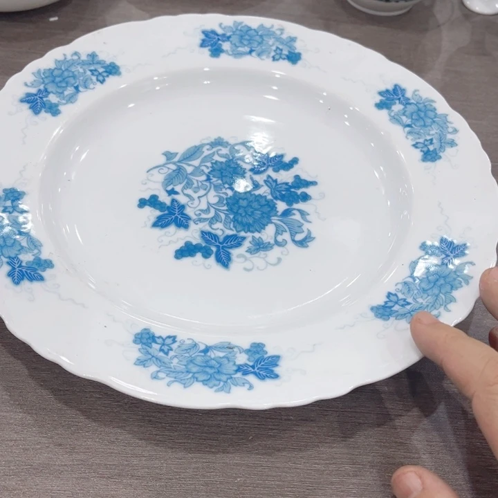 壶釉下五彩的瓷器和瓷器