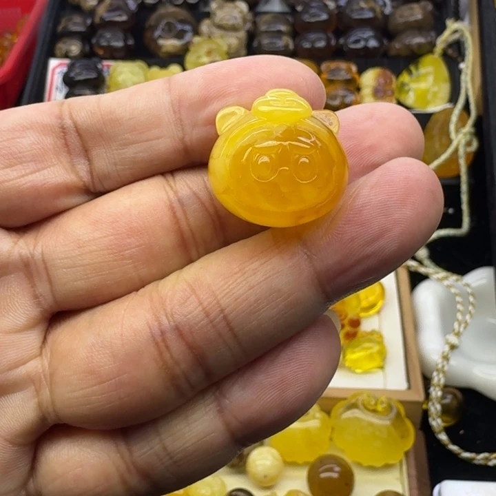 蜜蜡未镶嵌颈饰拉布布头