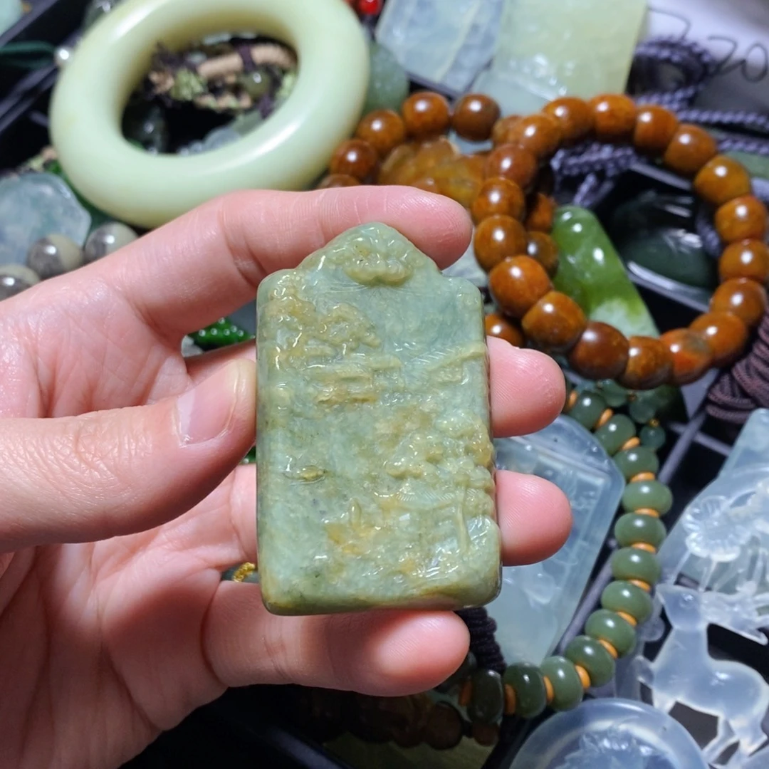 蛇纹石玉未镶嵌颈饰