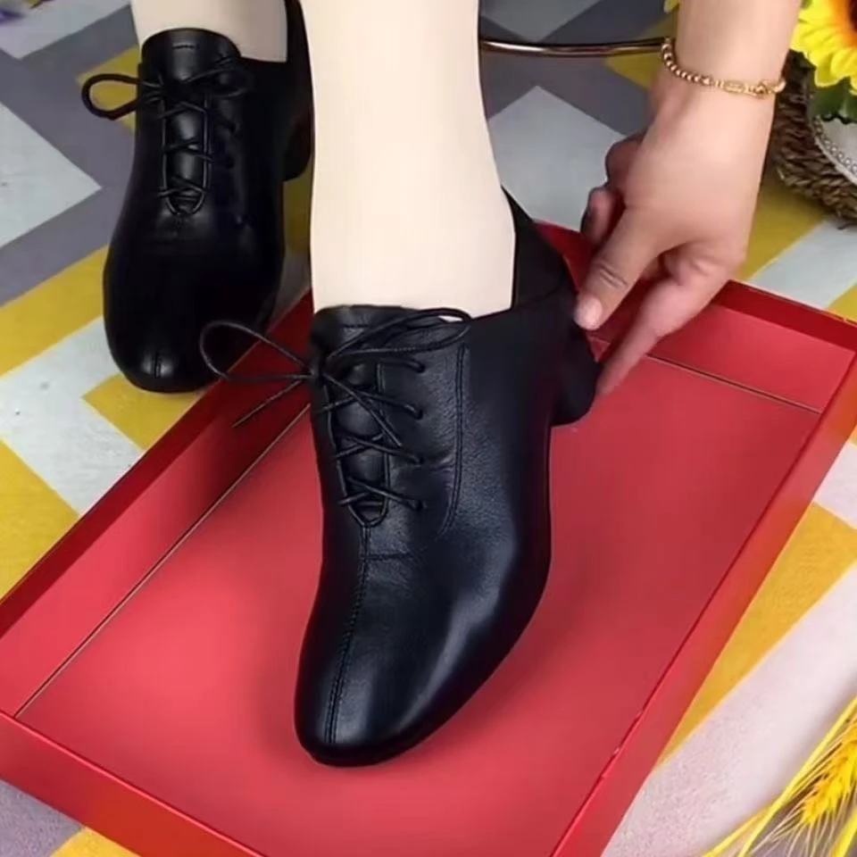 品牌断码舞蹈女鞋真软皮鞋2025春秋季新款单鞋时尚女士鞋子妈妈鞋