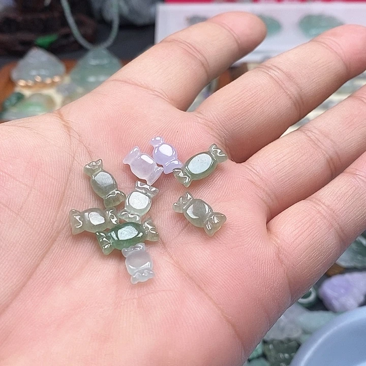 吊坠(不含链)未镶嵌翡翠一个20