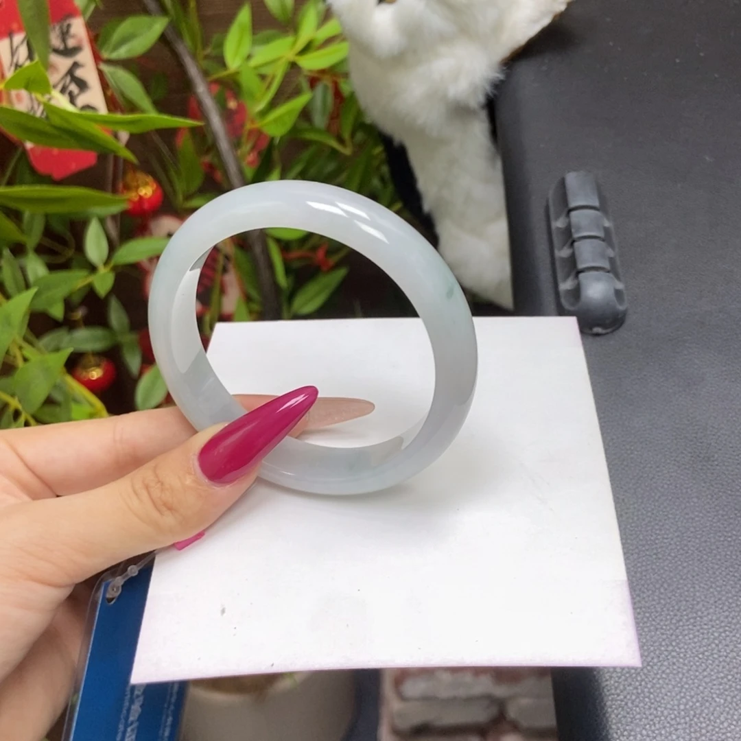 翡翠手镯未镶嵌58圈口