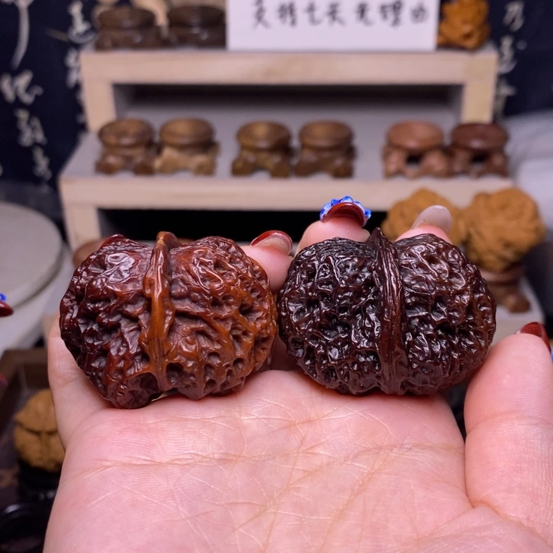 文玩核桃把件Z6岩石元宝43尺