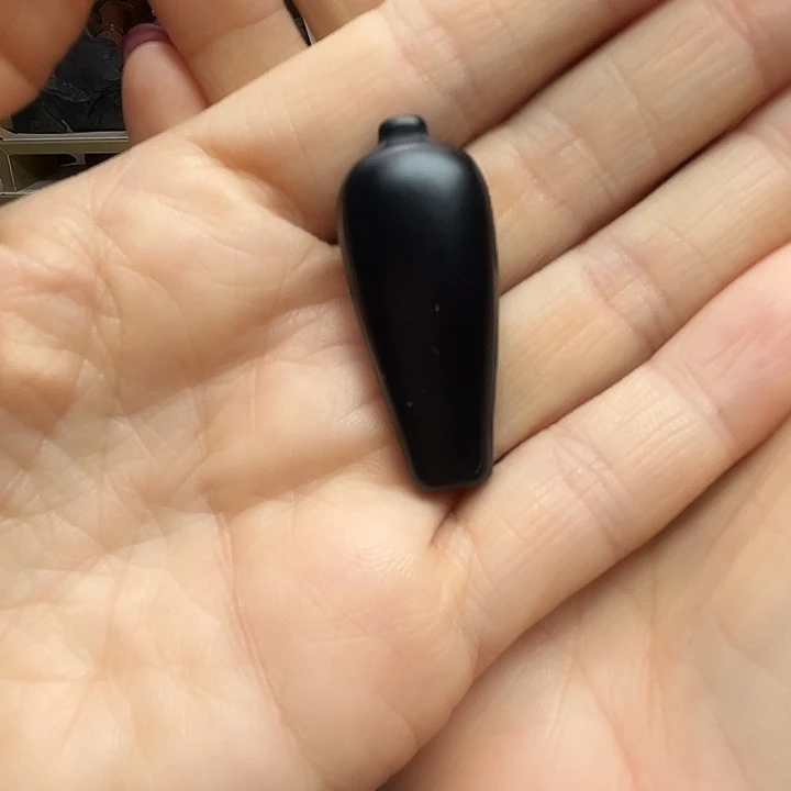 和田玉（墨玉）未镶嵌手链玉净瓶