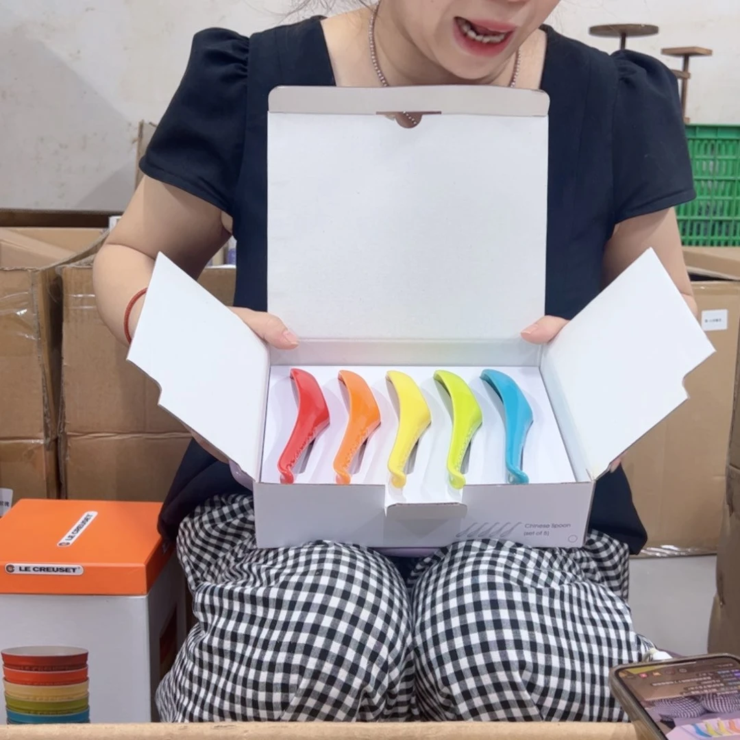 老姊妹家瓷器好漂亮勺子