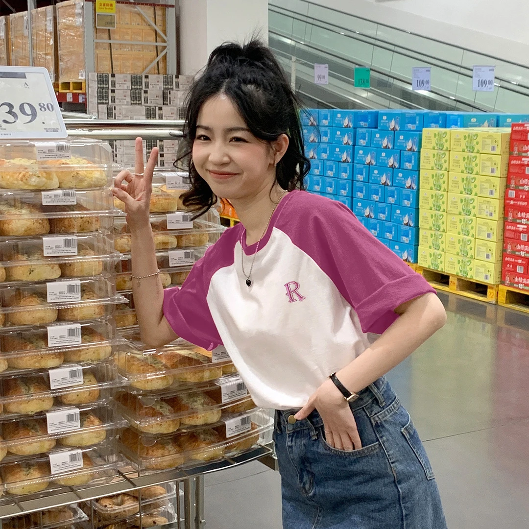 D1050 唐狮2025夏女圆领插肩袖左胸字母短袖T恤宽松休闲百搭ins风