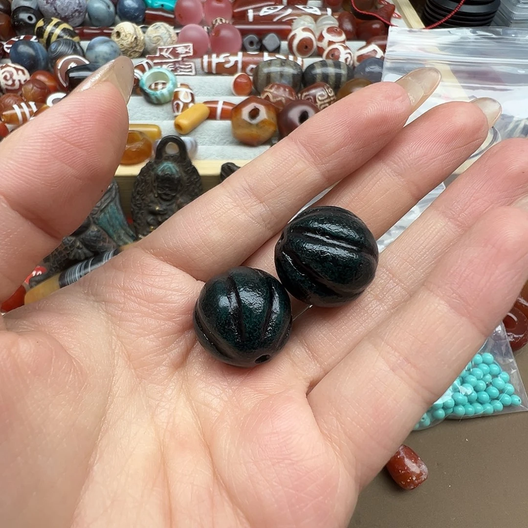 龍***下玛瑙/玉髓未镶嵌珠宝半成品