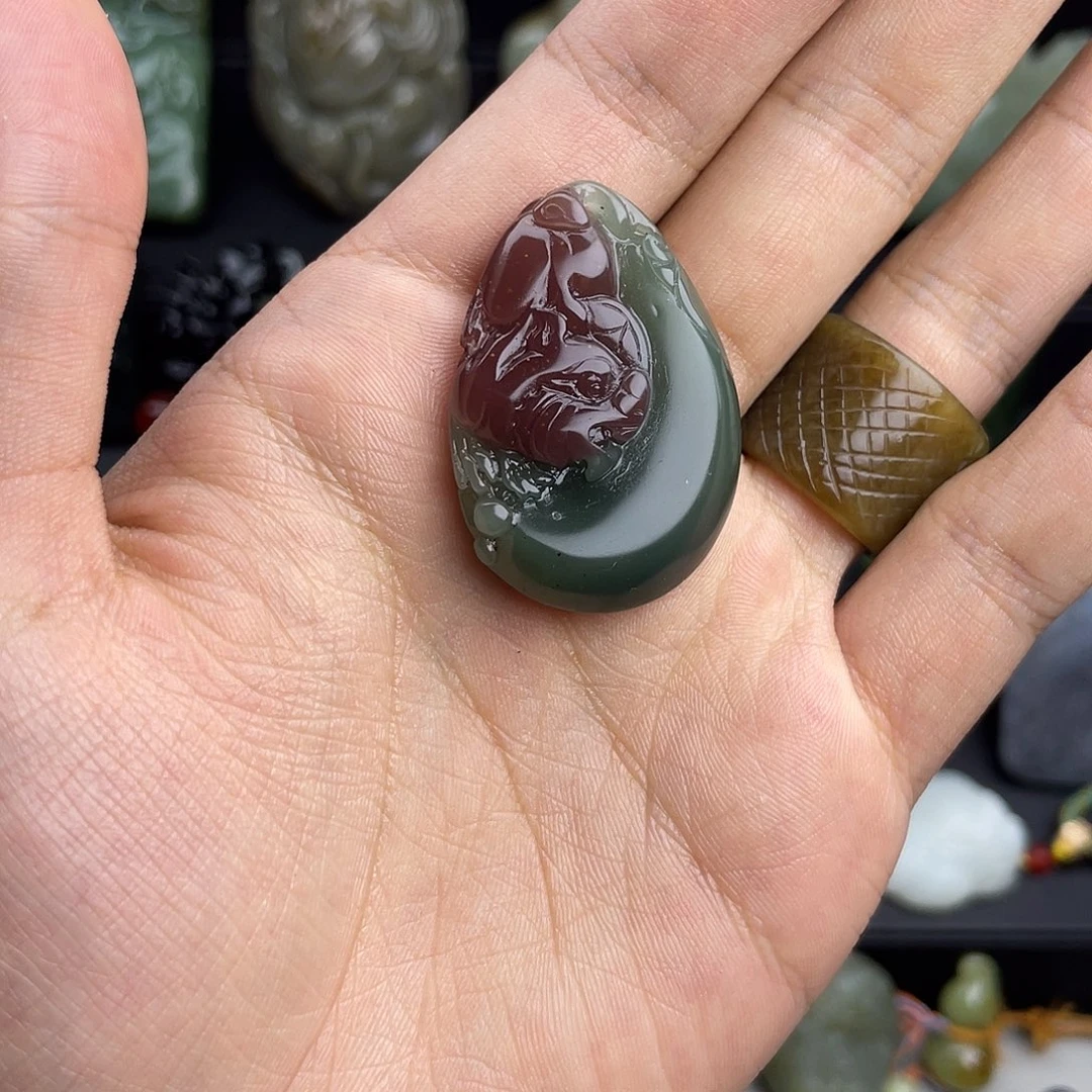 和田玉未镶嵌颈饰