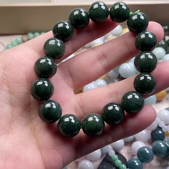 翡翠未镶嵌颈饰66