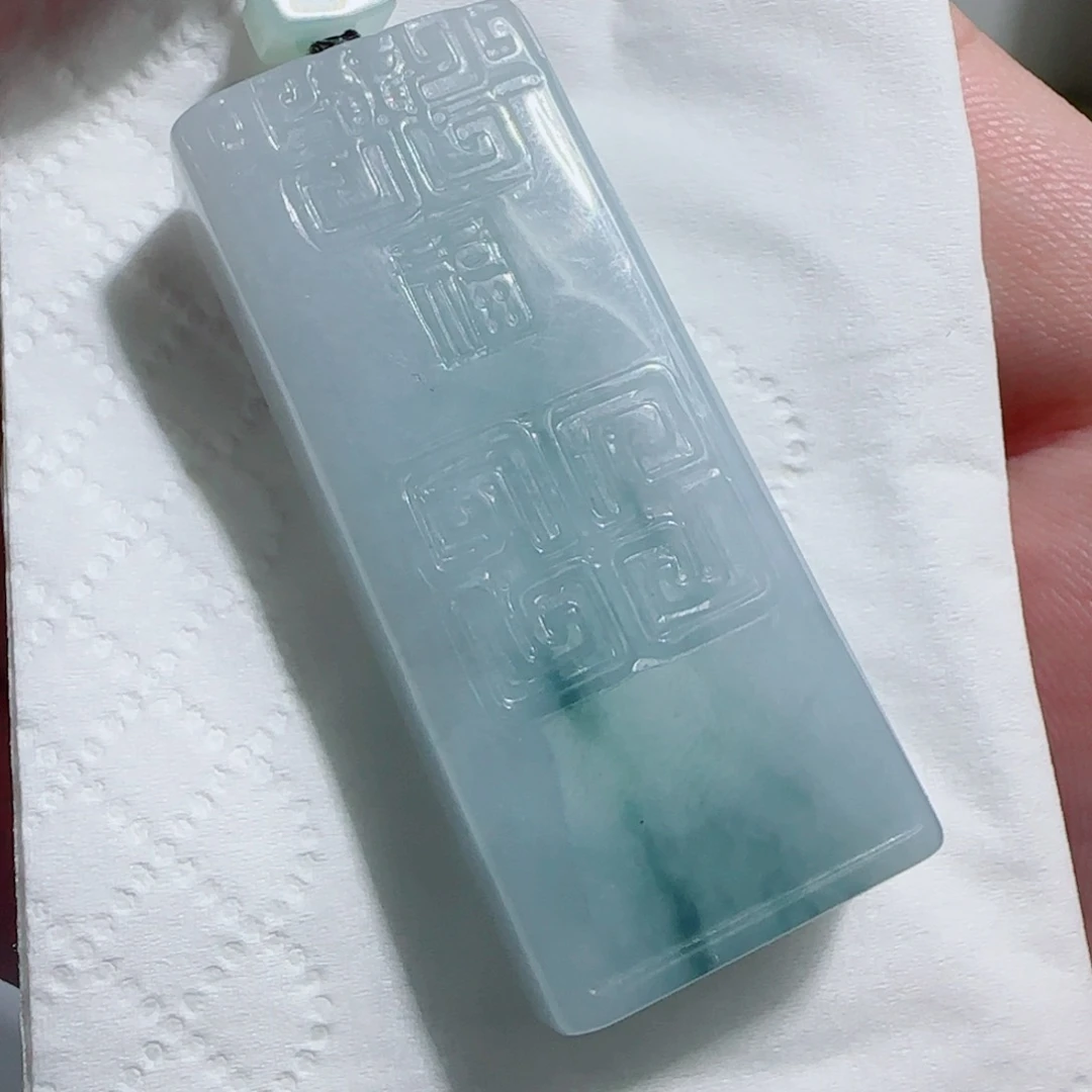 翡翠未镶嵌颈饰无事牌