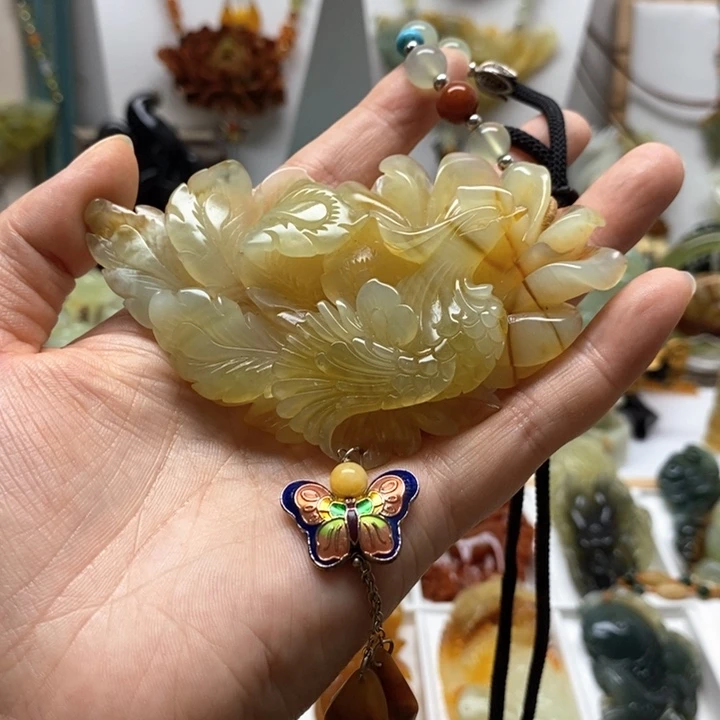 未镶嵌蛇纹石玉颈饰