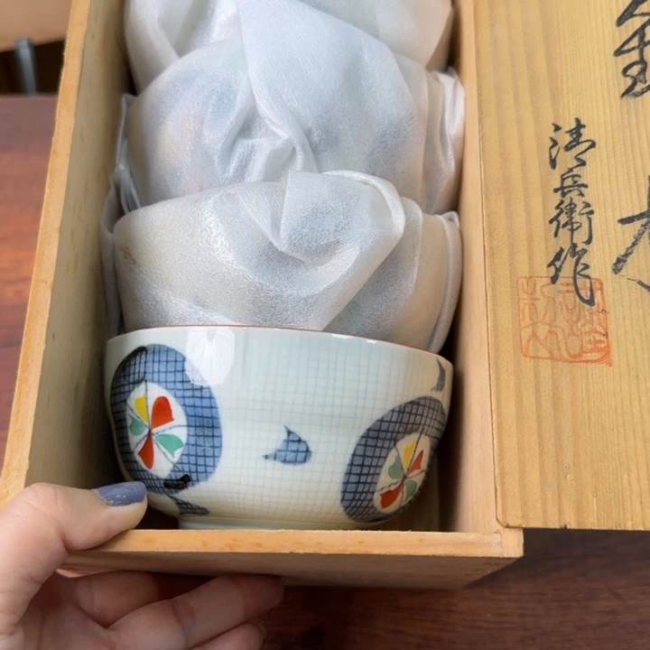 一个陶瓷物件哈哈哈哈