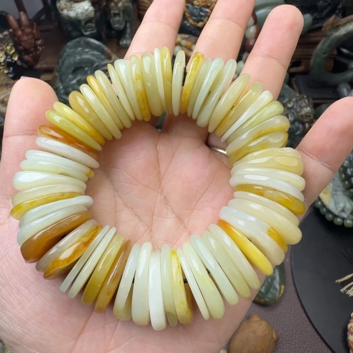 透闪石质玉未镶嵌珠宝奇石