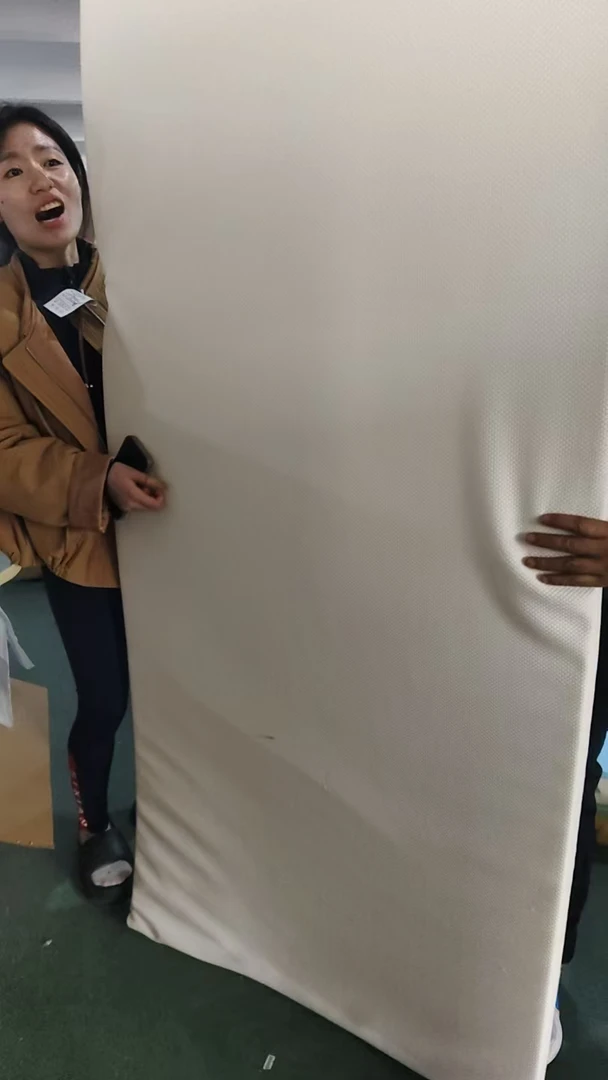 瑕疵带套单人记忆棉床垫