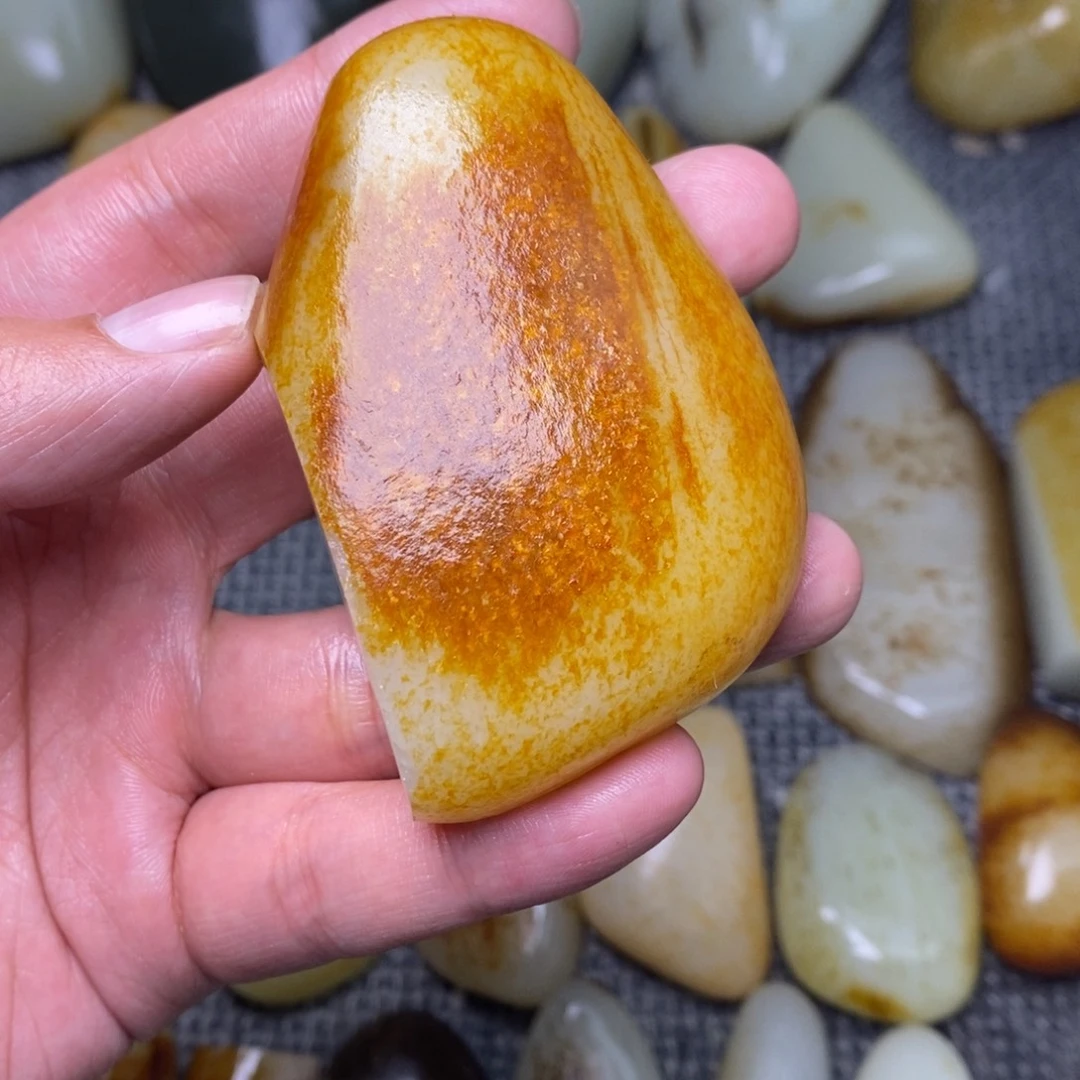 麻***仁定制和田玉未镶嵌挂件