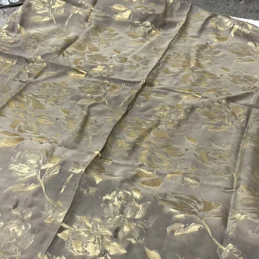 140植物草色香云纱方巾-空山金韵 135cm丝巾