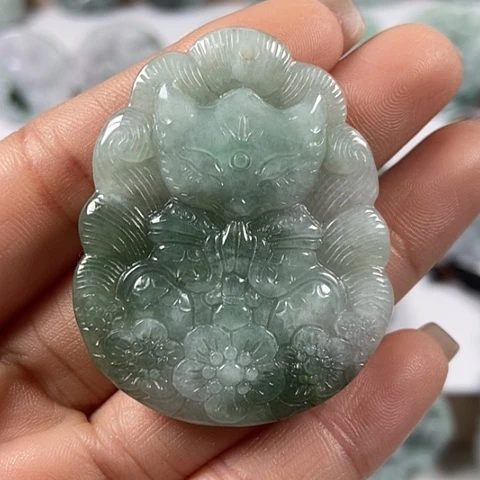 翡翠颈饰未镶嵌九尾狐福利