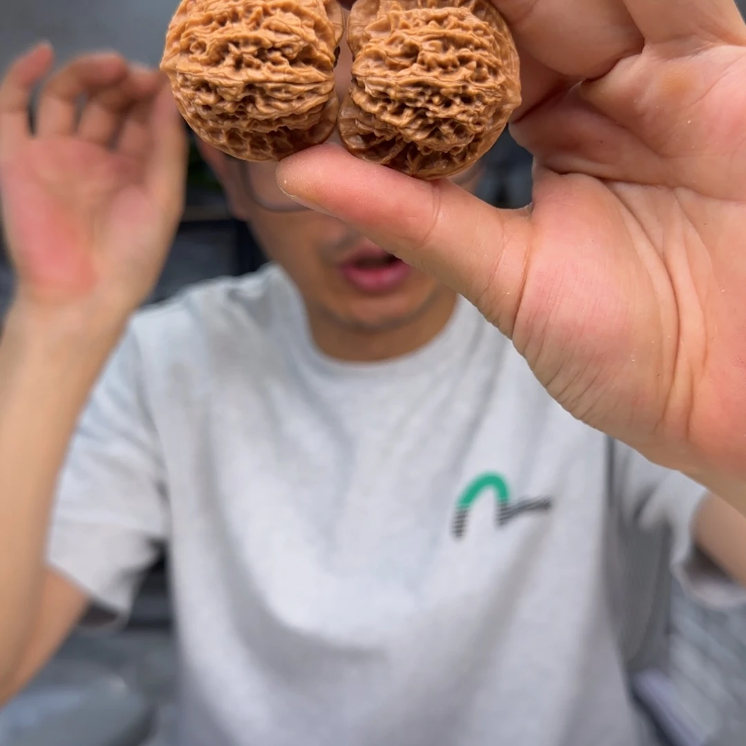 文玩核桃把件38全品盘龙纹