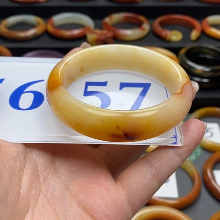 石英质玉(黄龙玉)手镯未镶嵌