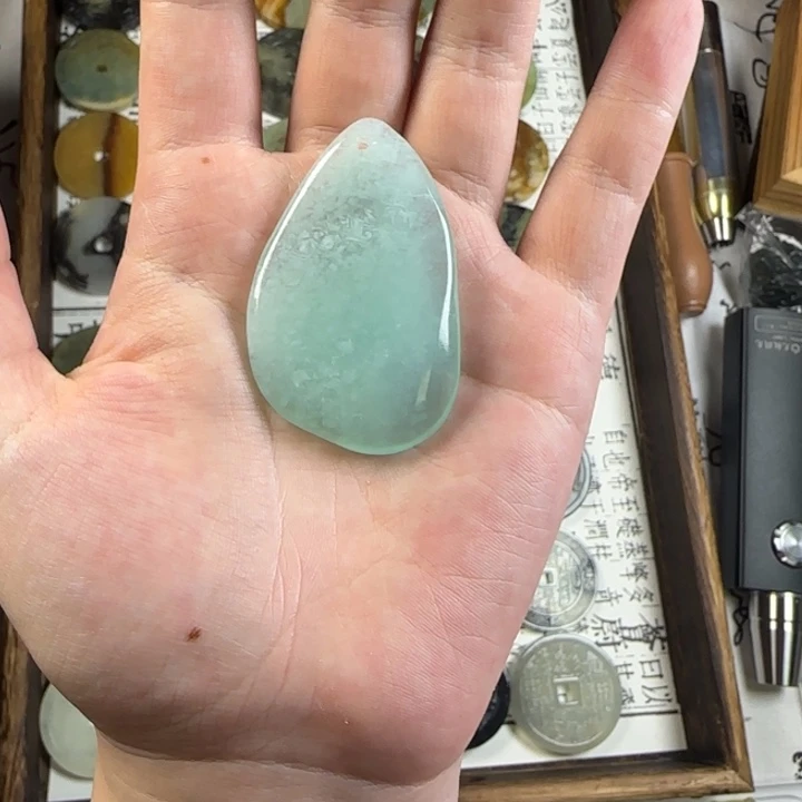 爱****蛇纹石玉合金颈饰