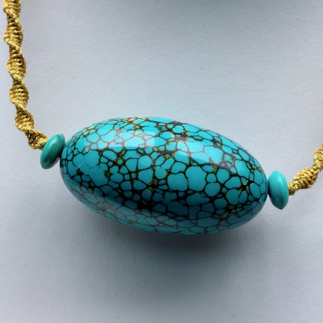 绿松石颈饰未镶嵌