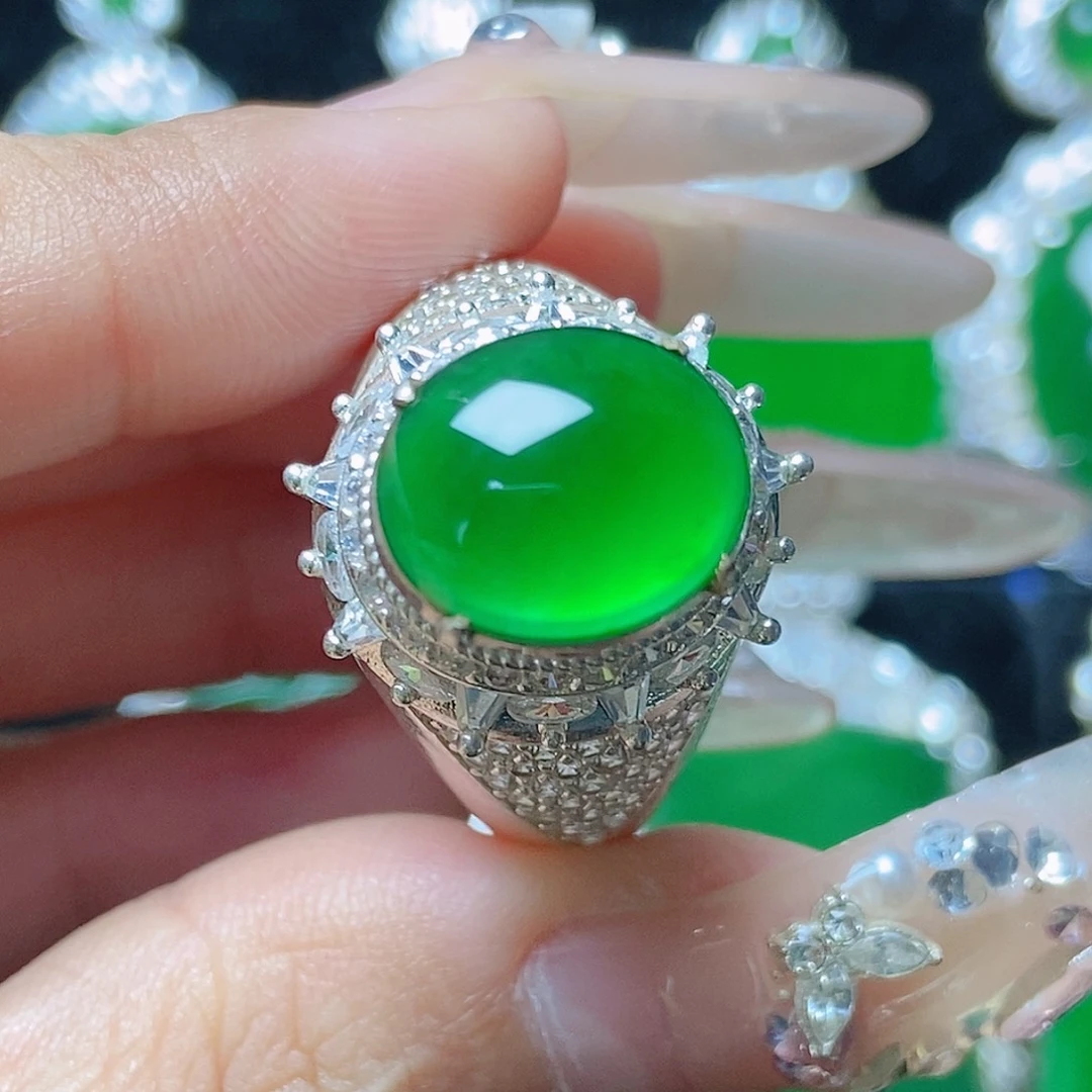 颈饰未镶嵌翡翠