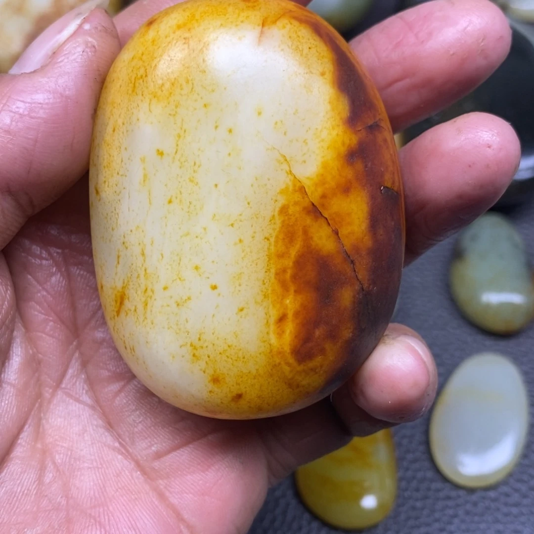 和田玉（糖玉）挂件未镶嵌