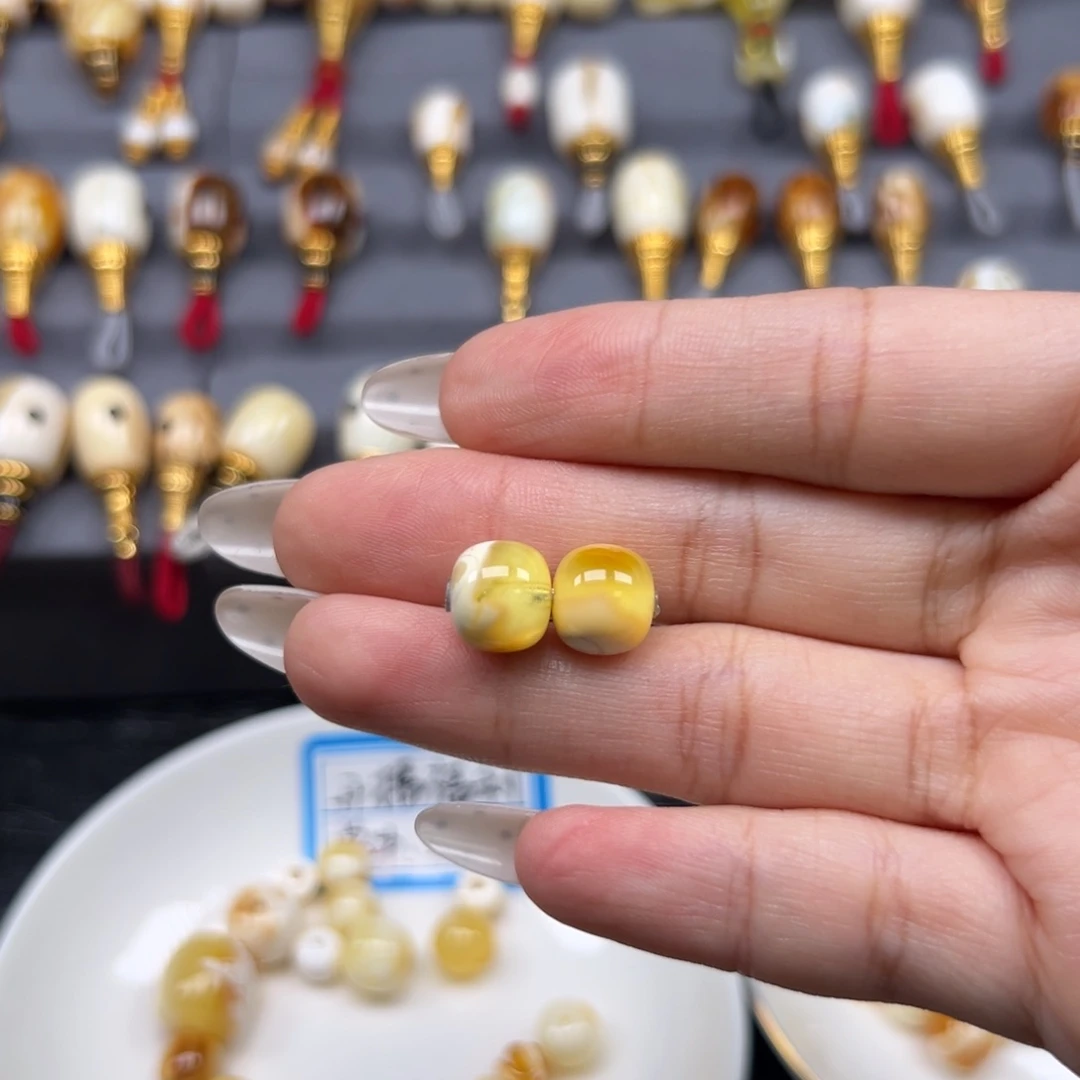 琥珀未镶嵌裸石9.5mm