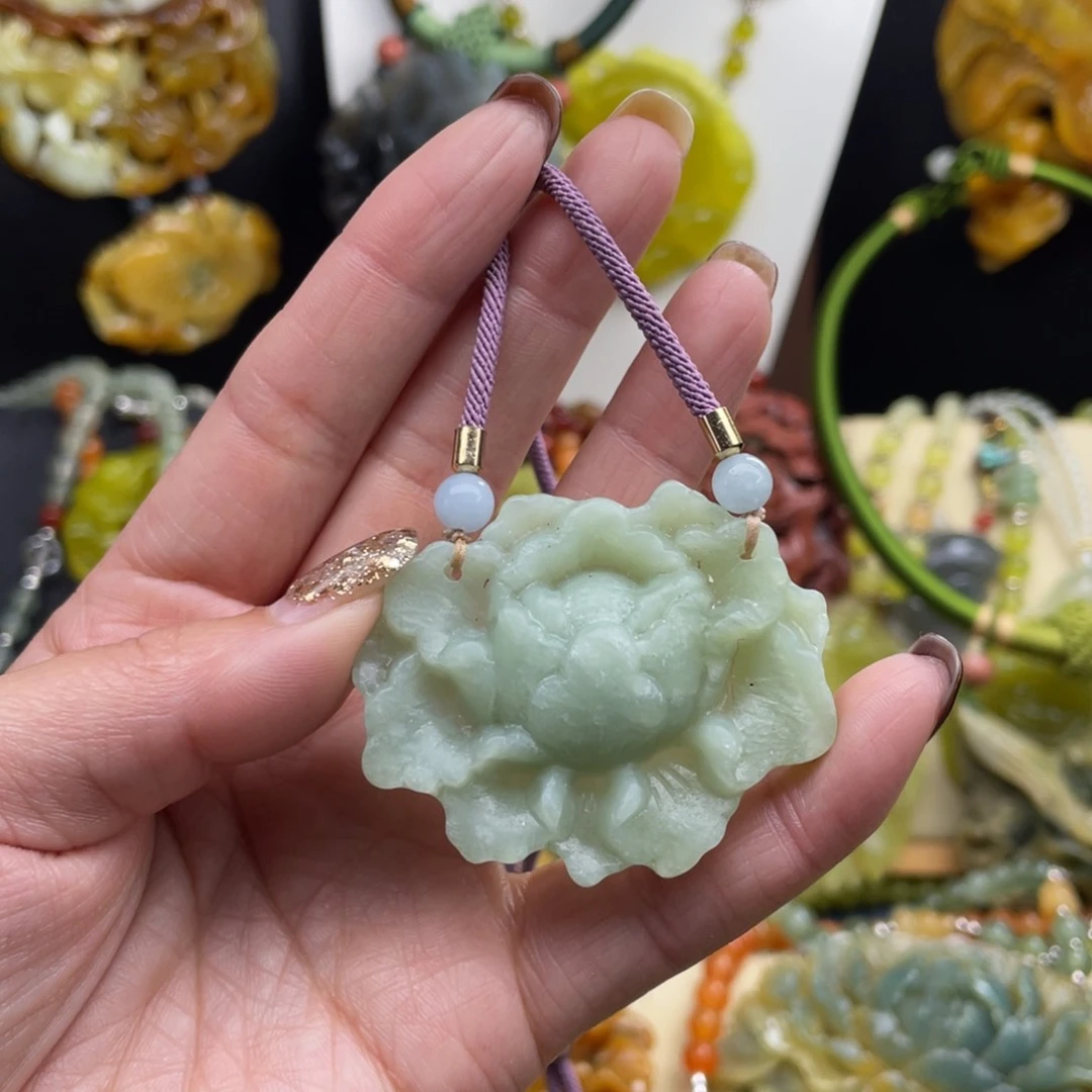 未镶嵌蛇纹石玉颈饰