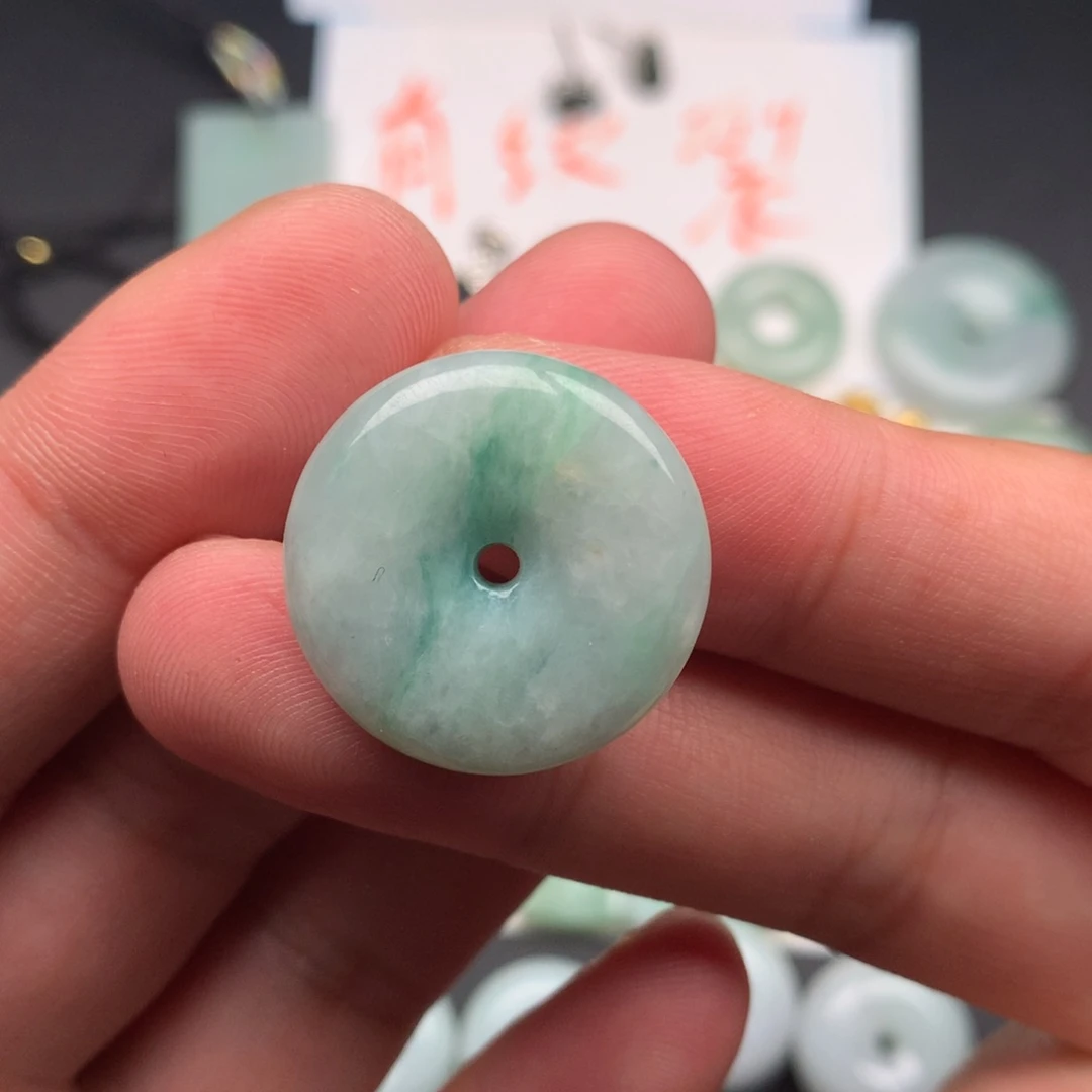 颈饰未镶嵌翡翠(****