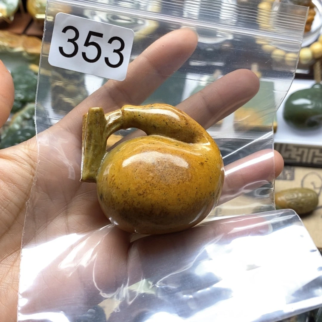 岫岩河磨玉（透闪石质玉）未镶嵌把件
