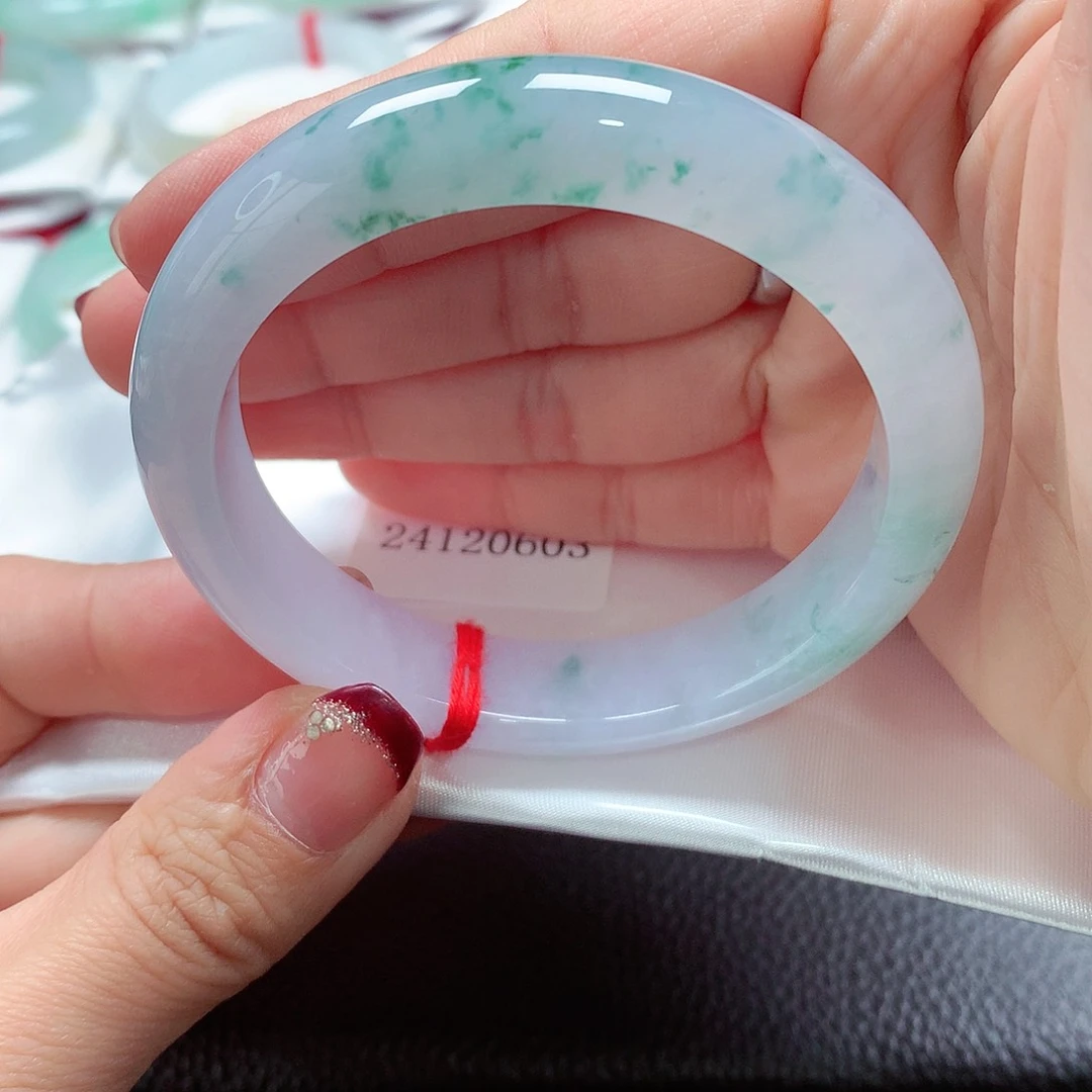 翡翠手镯未镶嵌天然A货翡翠