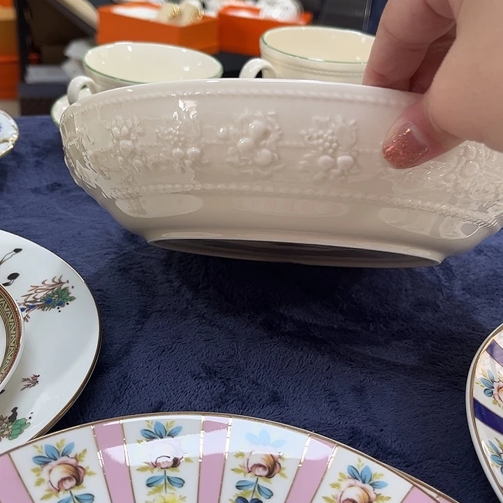 瓷片书斋的主人是一位