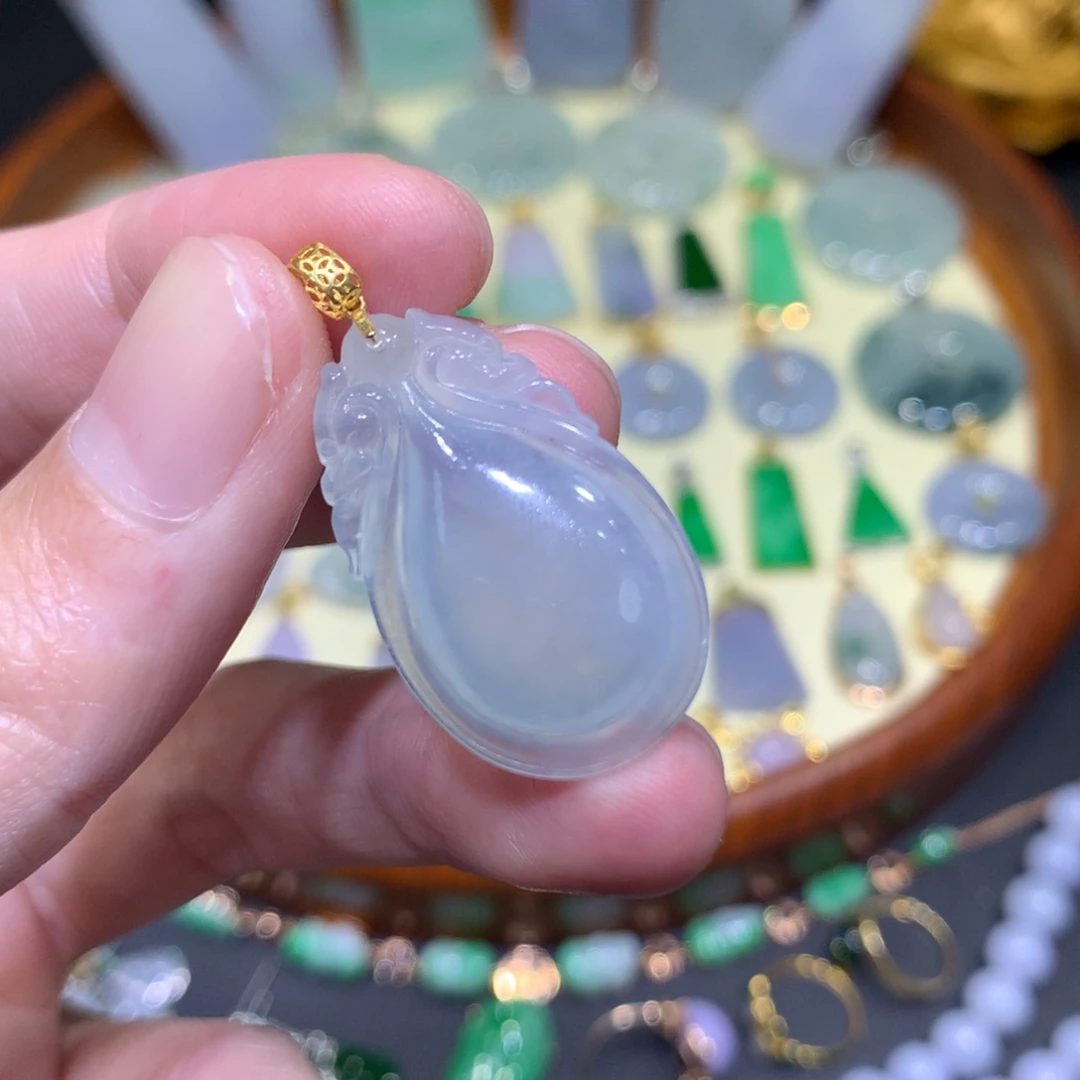 翡翠吊坠(不含链)18K金镶嵌