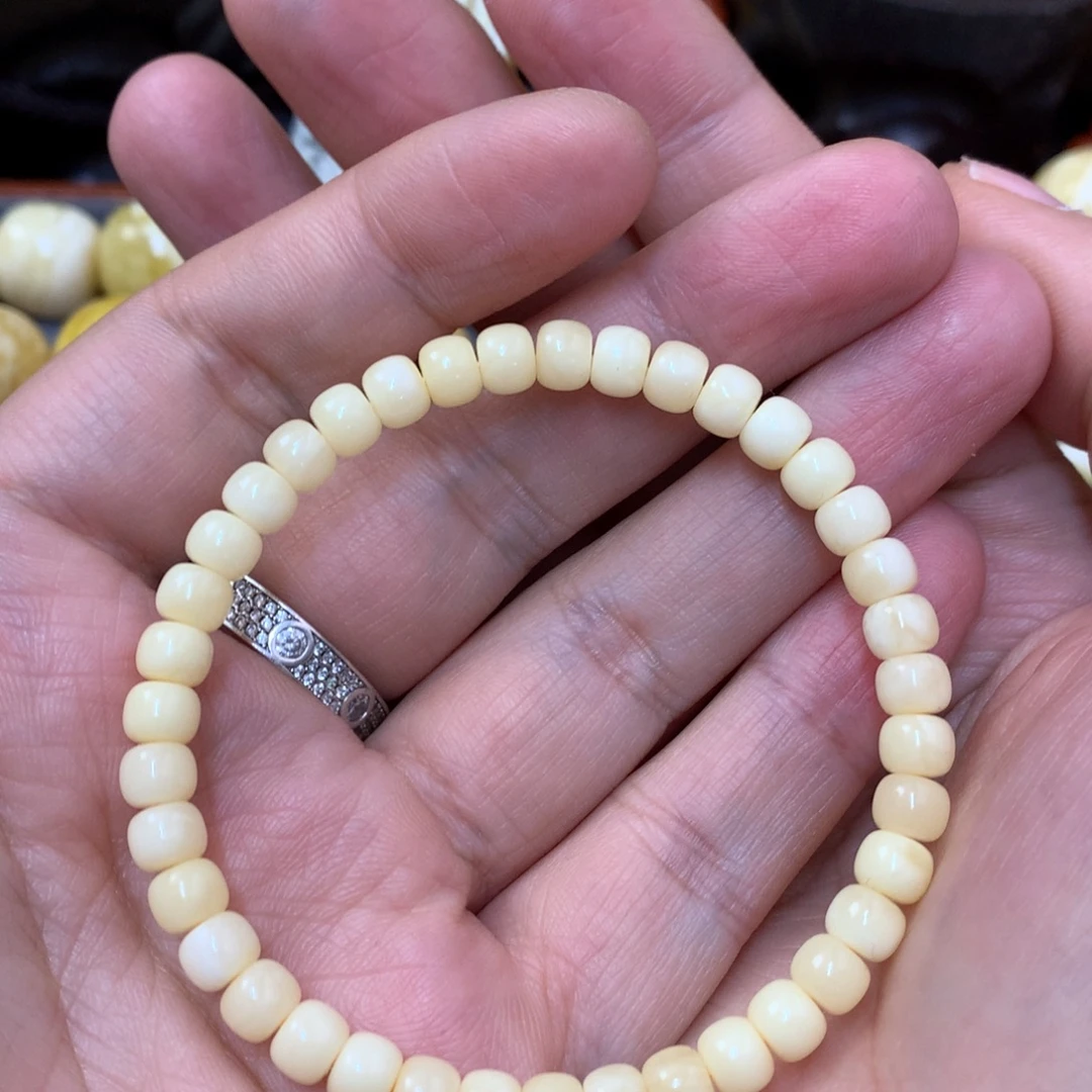 琥珀未镶嵌裸石蜜蜡5.6