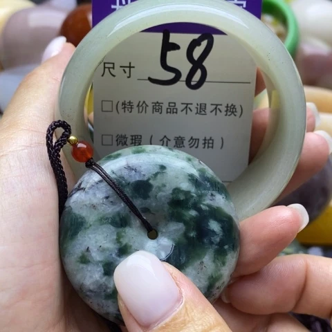 未镶嵌手镯石英质玉