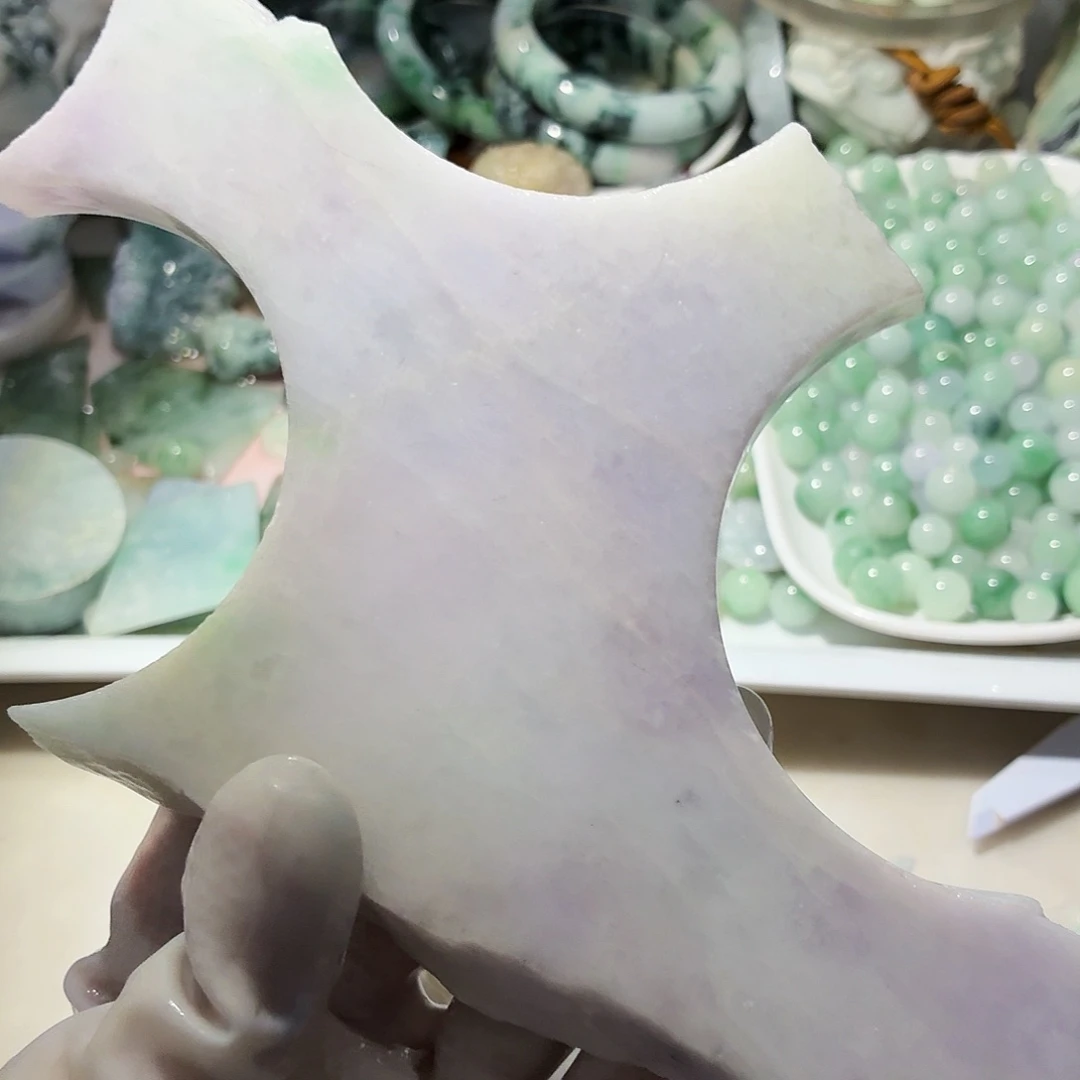 翡翠未镶嵌颈饰边角料