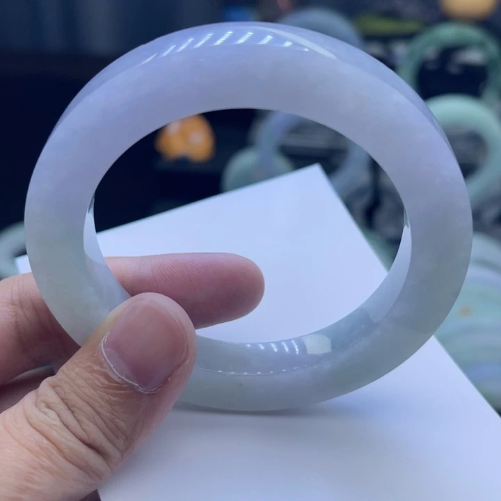 定制翡翠未镶嵌手镯