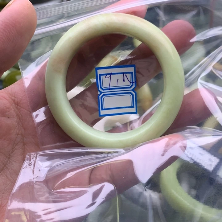 蛇纹石玉未镶嵌手镯Q*n
